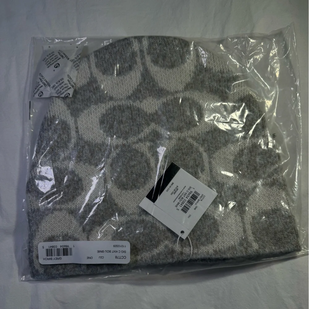 NWT - COACH Beanie - Grey Birch - Wool Knit Winter Hat Beanie Luxury Trend * NEW